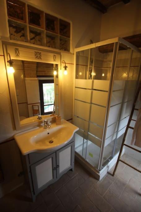 Casa Vacanze Castiglione - 4 Posti Letto Castiglione Della Valle Ngoại thất bức ảnh